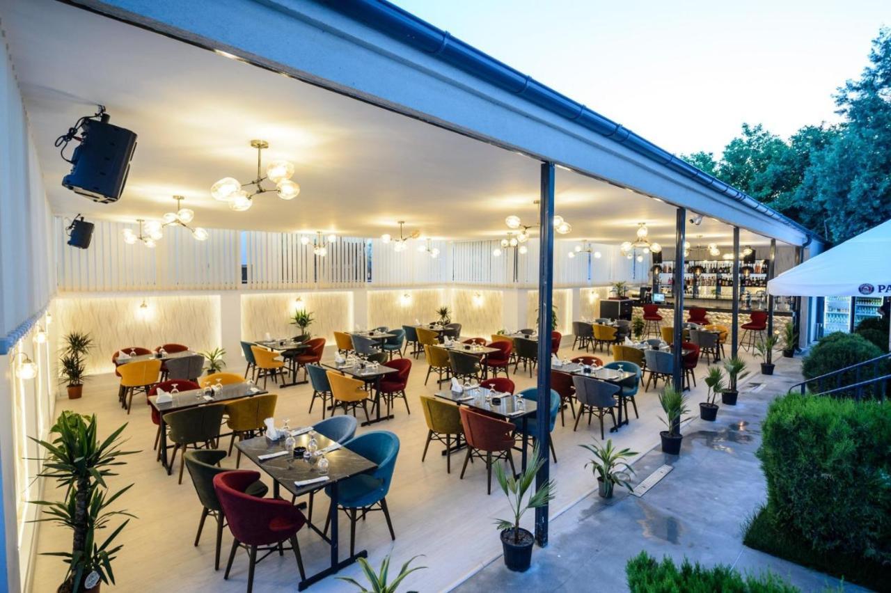 فندق Casa On Năvodari المظهر الخارجي الصورة